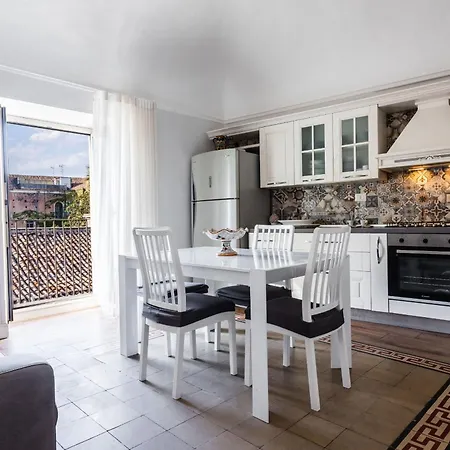 Apartment La Perla Del Duomo By Wonderful Italy